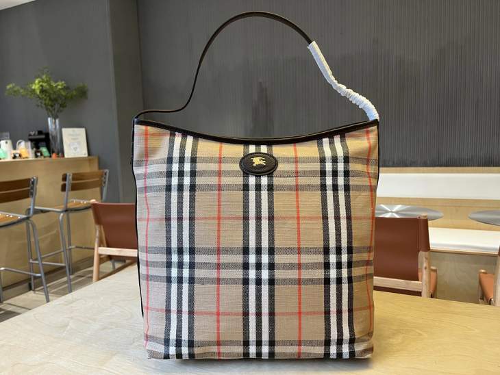 Picture of Burberry Handbags _SKUfw204244195fw